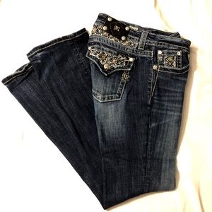 MISS ME SIGNATURE BOOT CUT JEANS